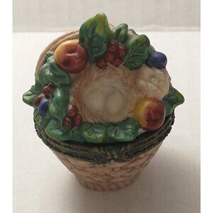 Vintage 1996 Winterhut Enesco Fruit Basket Trinket Holder (AF)